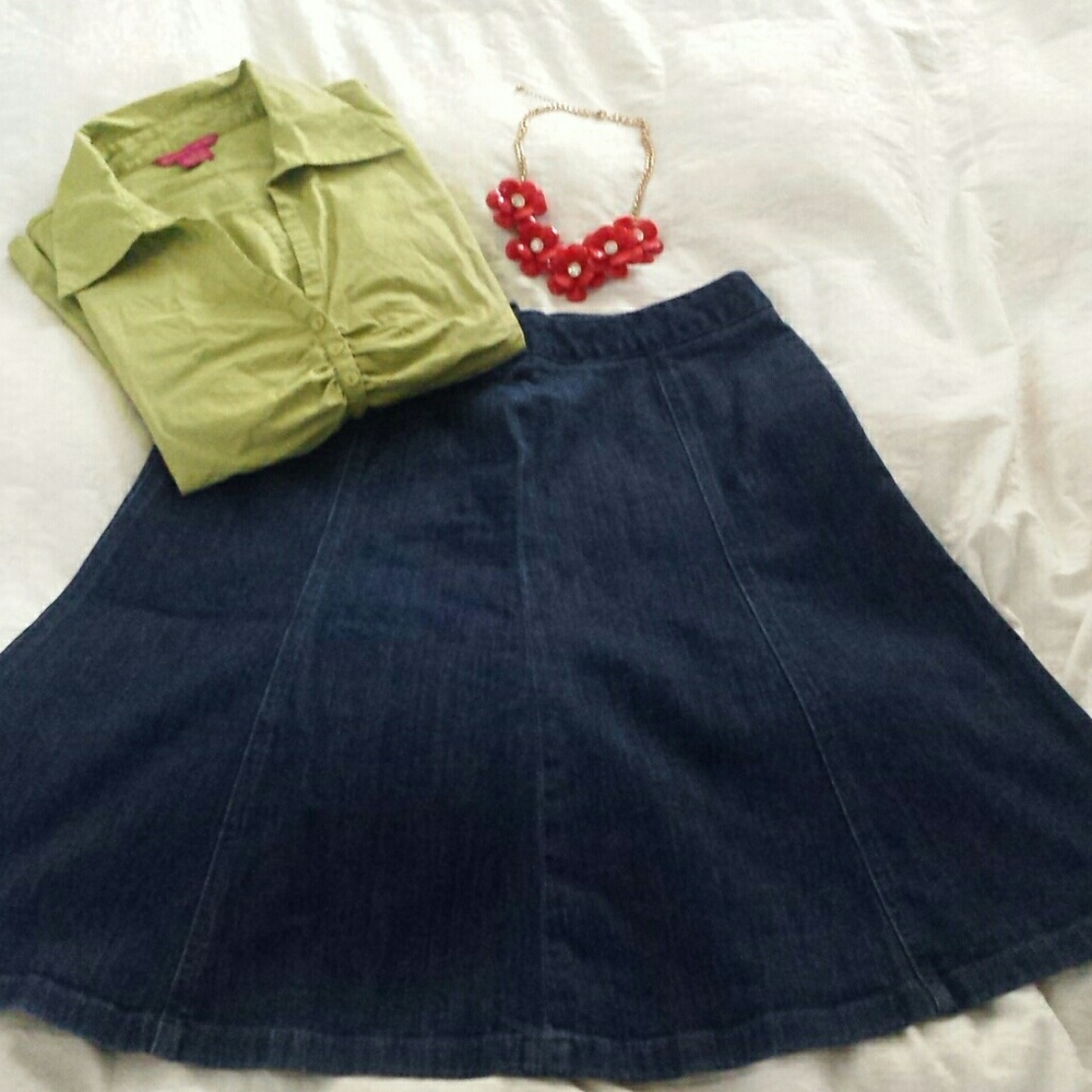 L.L. BEAN classic fit jean skirt